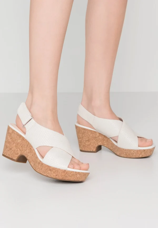 marques pas cher Clarks Maritsa Lara – Sandales À Plateforme – White 1