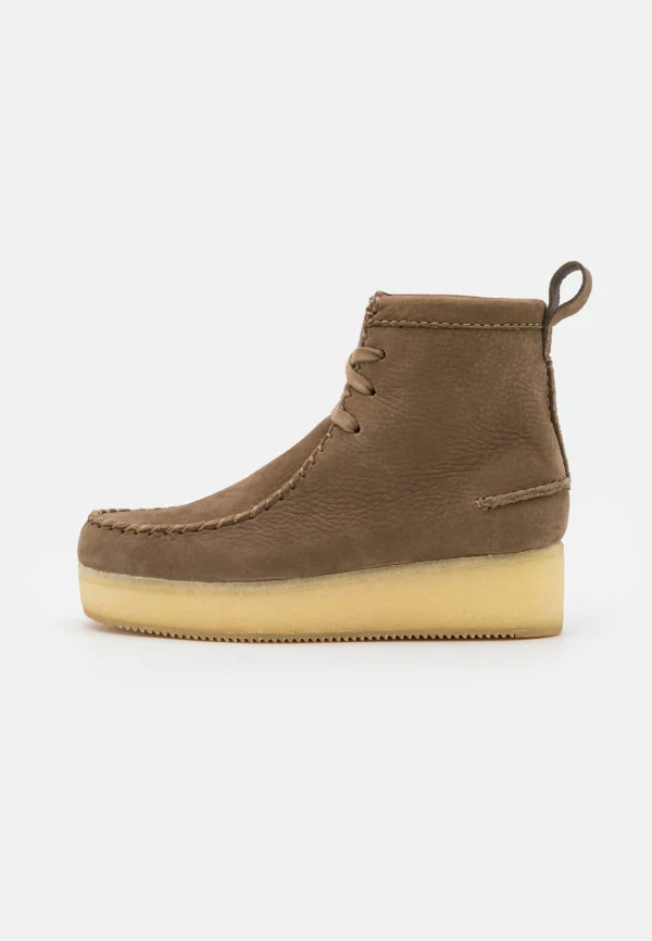 boutique en ligne france Clarks Originals Wallabee – Bottines À Lacets – Light Brown 3