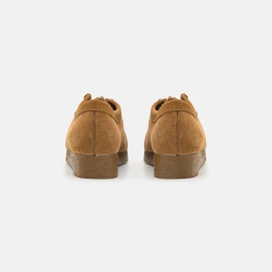 boutiqued en ligne Clarks Originals Wallabee. – Chaussures À Lacets – Cola 14