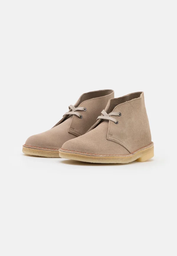 Clarks Originals Desert Boot – Chaussures À Lacets – Sand comparez les prix 6