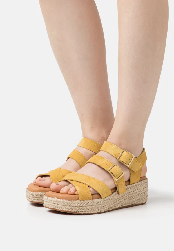 Livraison internationale Clarks Kimmei Buckle – Sandales À Plateforme – Yellow 1