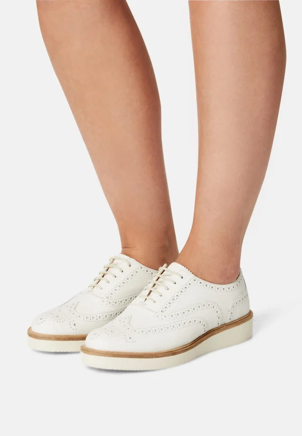 Clarks Baille Brogue – Derbies – White acheter en ligne 1