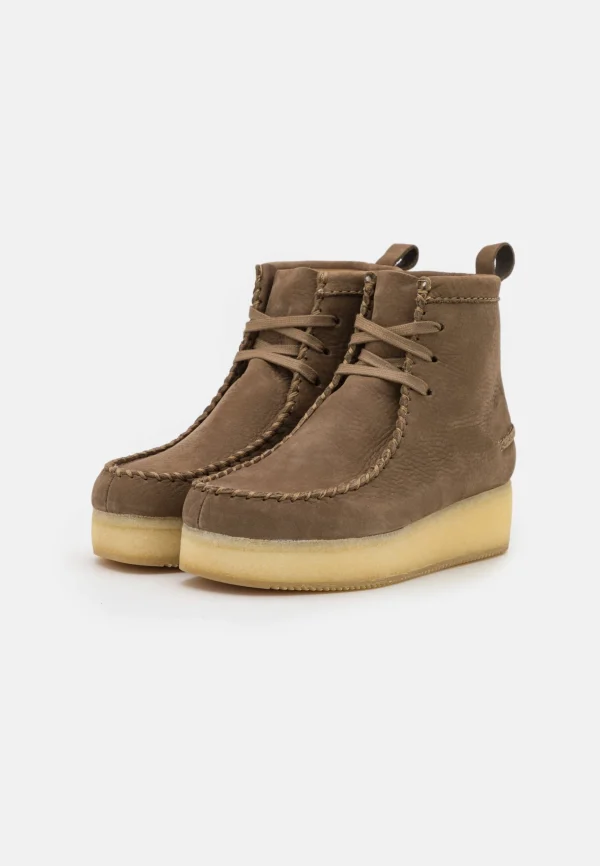 boutique en ligne france Clarks Originals Wallabee – Bottines À Lacets – Light Brown 4